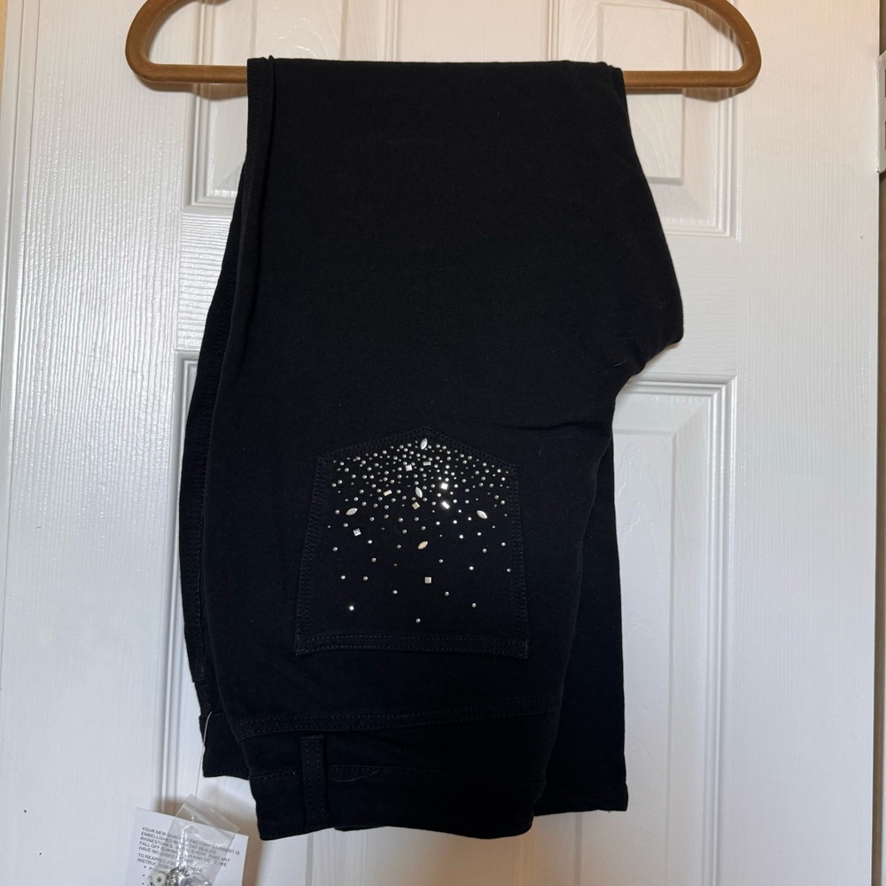 Dream Jeannes Quacker Factory Size 10 Short Stretchy Jeans Beaded pockets Black